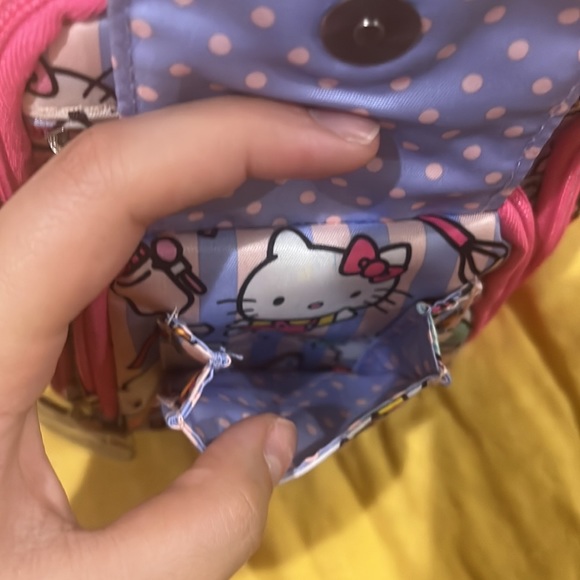 jujube x hello kittyđź’— - Picture 4 of 16